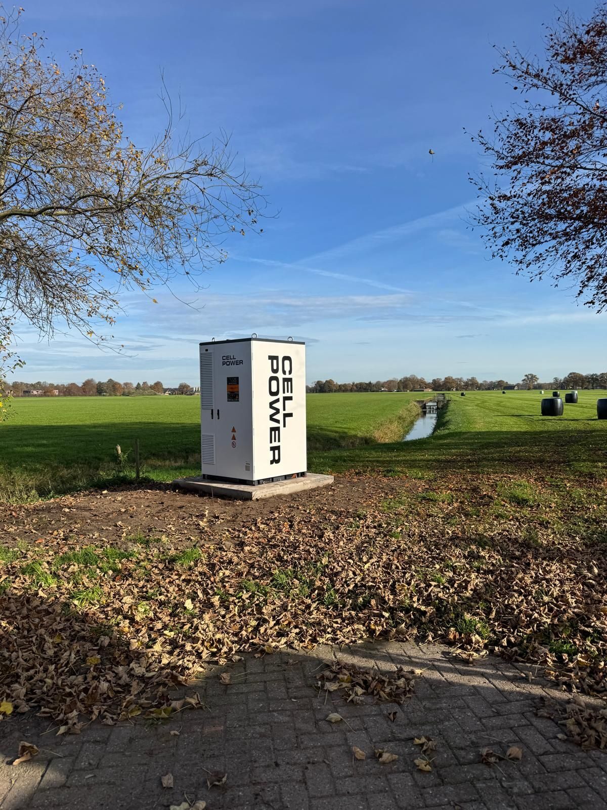 Batterijsysteem in een weiland